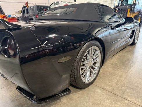 Used 2002 Chevrolet Corvette Convertible w/ Preferred Equipment Group2 RWD image 11