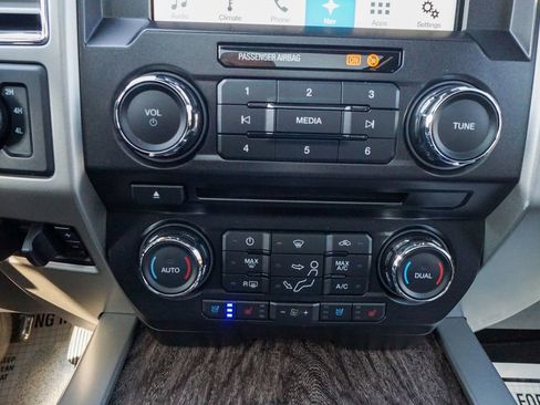 Used 2017 Ford F250 Lariat w/ Lariat Ultimate Package image 30