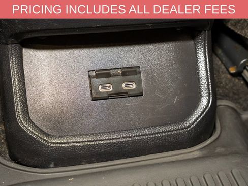 Used 2023 Toyota Highlander XLE FWD image 9