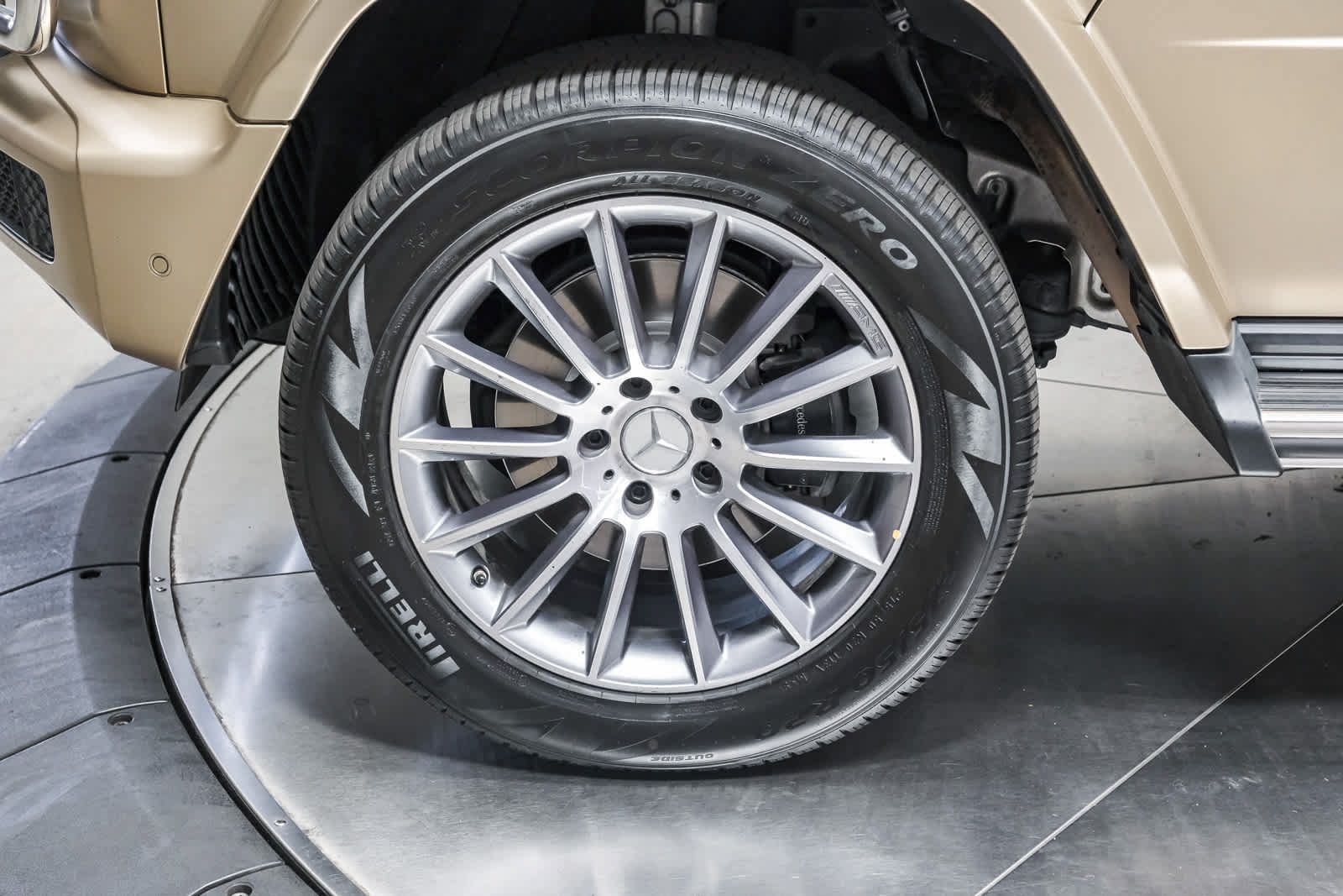 Used 2023 Mercedes-Benz G 550 image 10