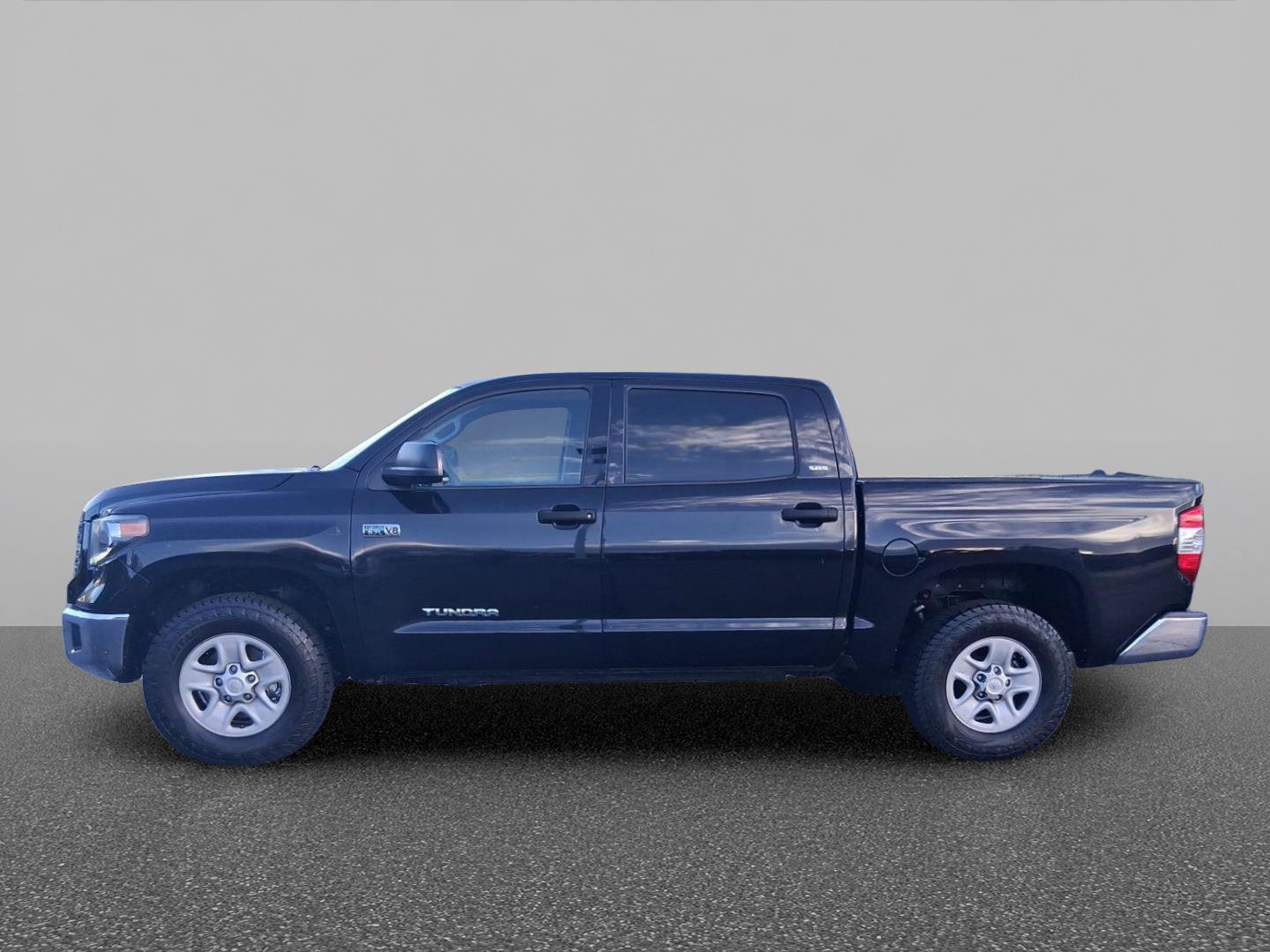 Used 2021 Toyota Tundra SR5 AWD/4WD image 4