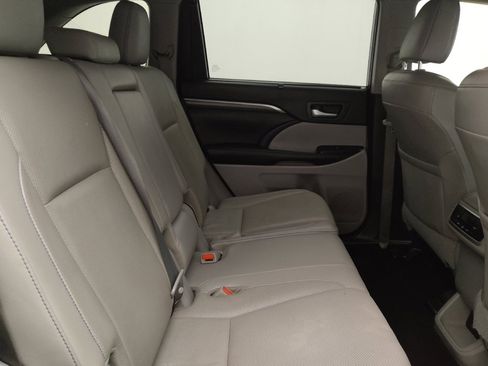 Used 2019 Toyota Highlander Limited image 19