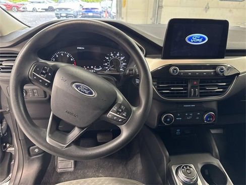 Used 2022 Ford Escape SE image 6
