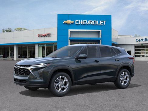 New 2026 Chevrolet Trax LS w/ LS Convenience Package image 2