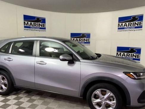 Used 2023 Honda HR-V LX image 3