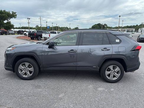 Used 2025 Toyota RAV4 LE AWD/4WD image 3