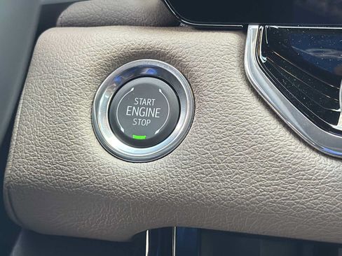 New 2026 GMC Canyon Denali AWD/4WD image 8