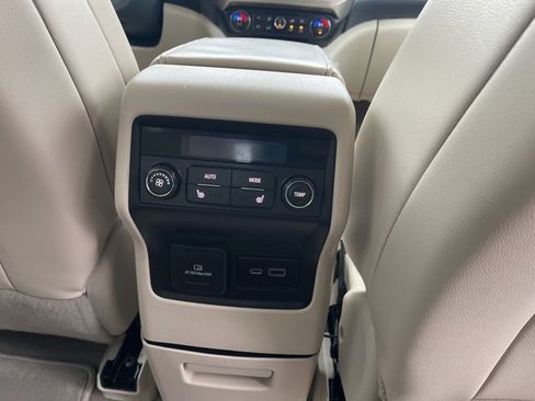 Used 2021 GMC Acadia Denali w/ Denali Technology Package image 20