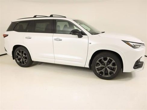 New 2026 Lexus TX 500h AWD image 5