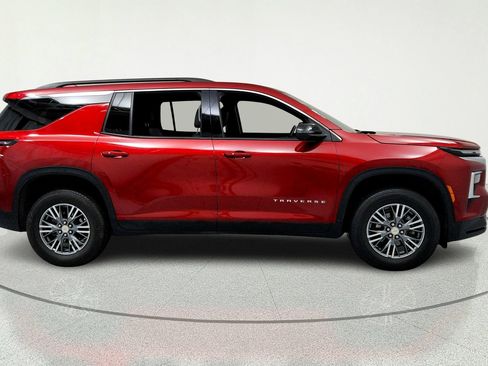 Used 2024 Chevrolet Traverse LT w/ LPO, Floor Liner Package FWD image 6