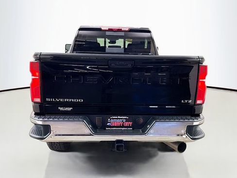 Used 2025 Chevrolet Silverado 3500 LTZ w/ LTZ Premium Package AWD/4WD image 9