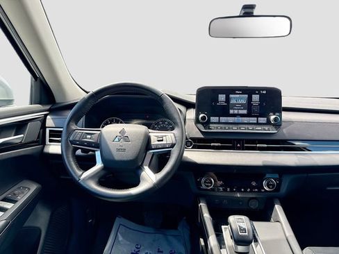 Used 2022 Mitsubishi Outlander SE AWD/4WD image 23