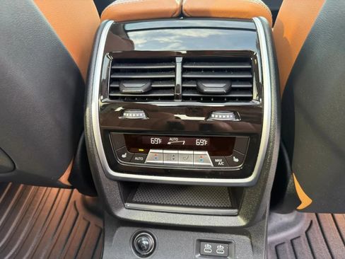 Used 2021 BMW X7 xDrive40i w/ Premium Package AWD/4WD image 21