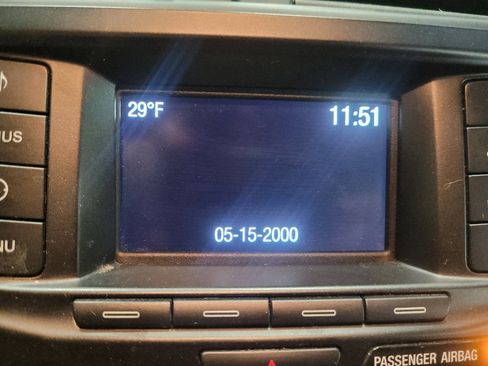 Used 2017 Ford Explorer XLT image 25