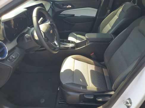 Certified 2024 Chevrolet Trax LT w/ Driver Confidence Package FWD image 17