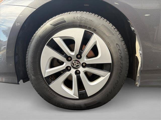 Used 2018 Toyota Prius Two w/ Prius Two Safety Plus Package FWD image 9