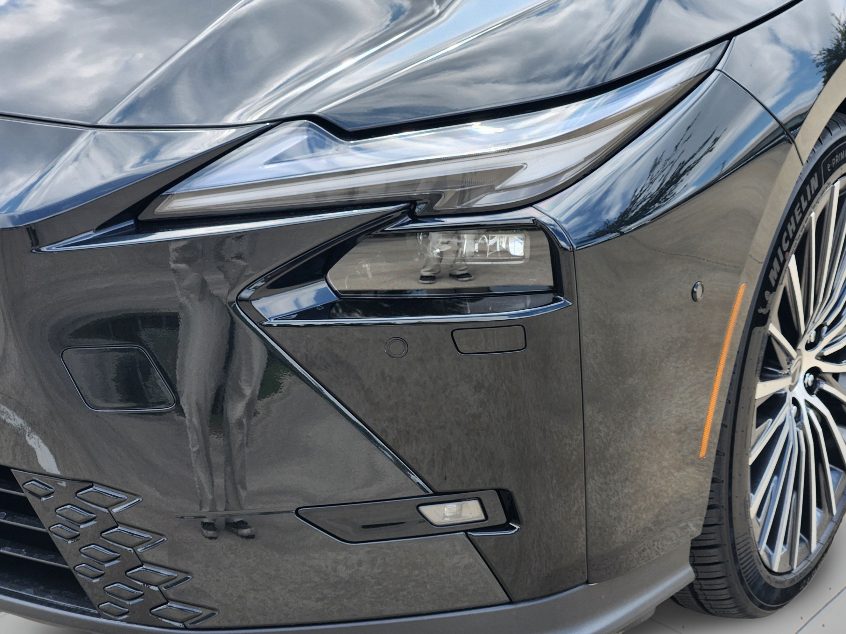 New 2026 Lexus ES 350e FWD image 21