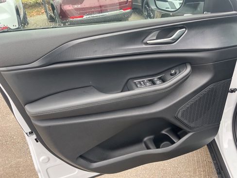 New 2025 Jeep Grand Cherokee Laredo X image 18