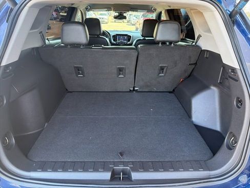 Used 2022 GMC Terrain SLT w/ LPO, Floor Liner Package image 6