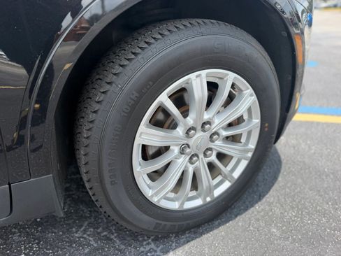 Used 2017 Cadillac XT5 FWD image 11