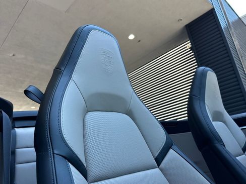 Used 2025 Porsche 911 Carrera RWD image 19