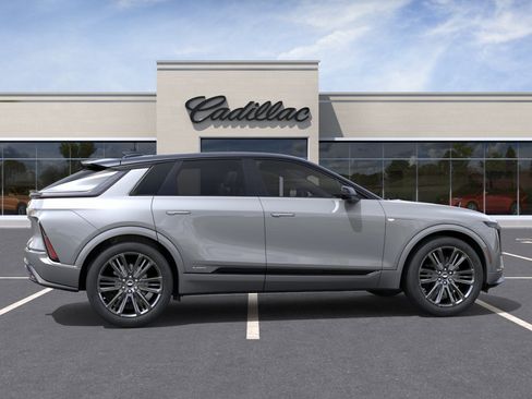 New 2026 Cadillac Lyriq V AWD/4WD image 35