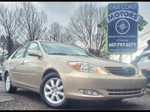 Used 2003 Toyota Camry XLE image 1