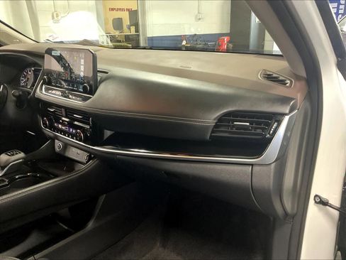 Certified 2023 Nissan Rogue SL w/ SL Premium Package image 13