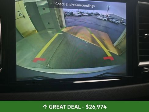 Used 2024 Chrysler Pacifica Touring-L image 37