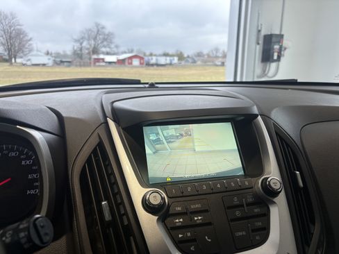 Used 2016 Chevrolet Equinox LT w/ Convenience Package image 13