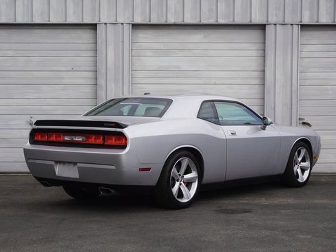 Used 2009 Dodge Challenger SRT8 RWD image 5