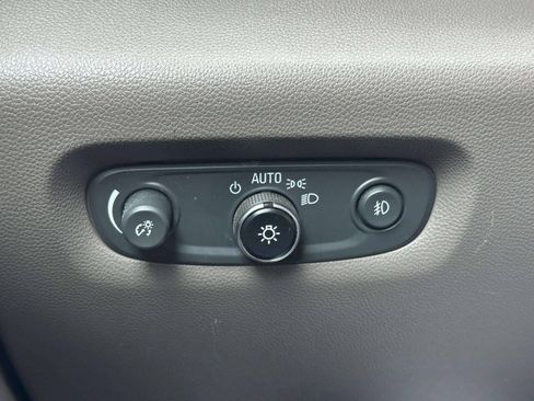 Used 2019 Chevrolet Traverse LT w/ LT Premium Package FWD image 34