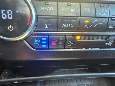 Used 2021 Ford Expedition XLT image 26