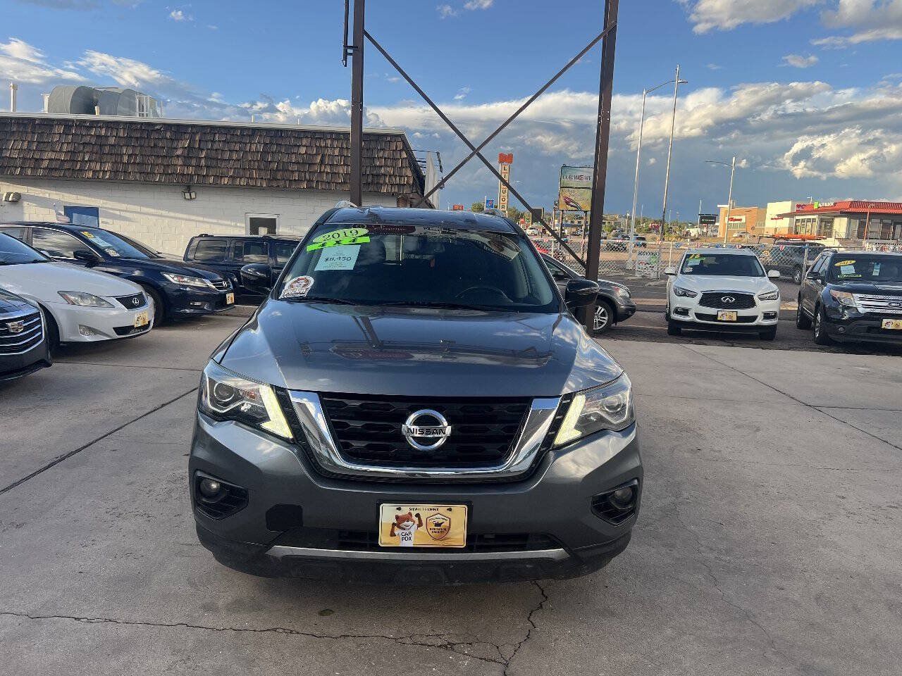 Used 2019 Nissan Pathfinder SV AWD/4WD image 2