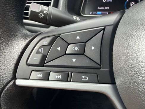 Used 2025 Nissan Leaf S FWD image 17