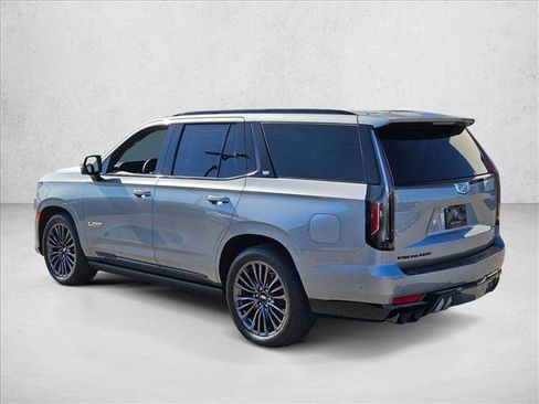 Used 2024 Cadillac Escalade V w/ LPO, ONYX Package image 8