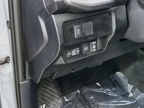 Used 2021 Toyota Tacoma TRD Off-Road AWD/4WD image 10
