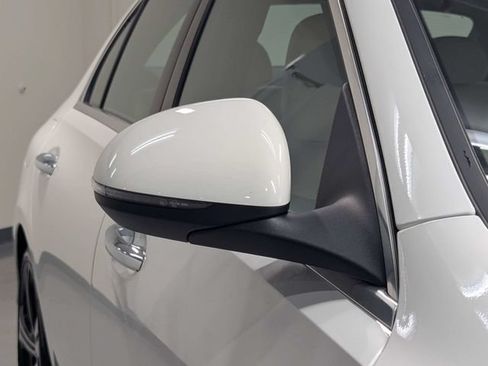 Used 2025 Mercedes-Benz C 300 Sedan image 29