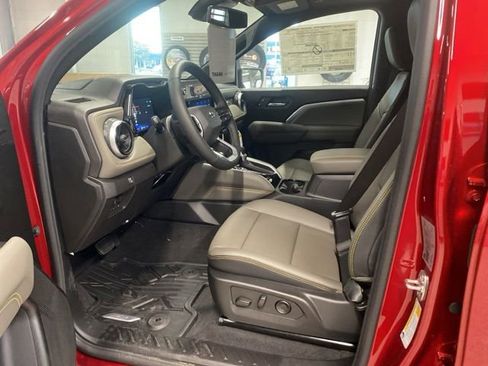 New 2026 Chevrolet Colorado ZR2 w/ Technology Package AWD/4WD image 23