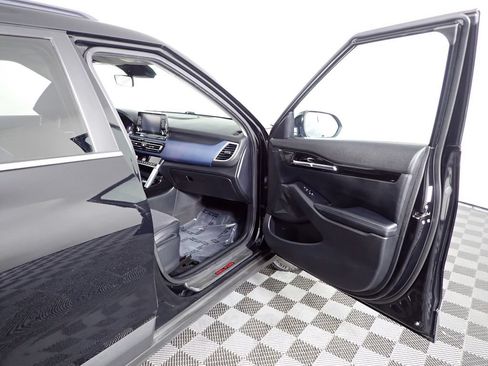 Used 2023 Kia Seltos S AWD/4WD image 34