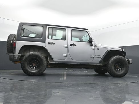 Used 2016 Jeep Wrangler Unlimited Sport w/ Connectivity Group AWD/4WD image 39