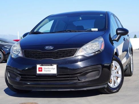 Used 2014 Kia Rio LX image 3