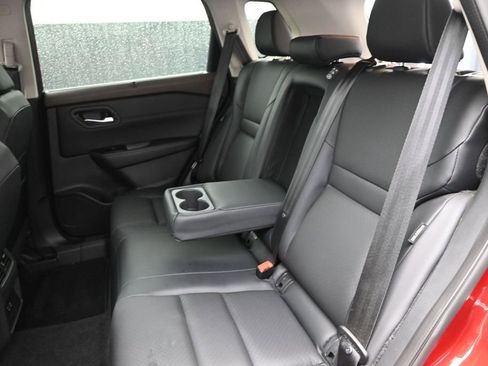 Used 2023 Nissan Rogue SV w/ SV Premium B Package FWD image 14