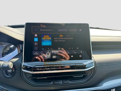 New 2026 Jeep Compass Latitude image 29