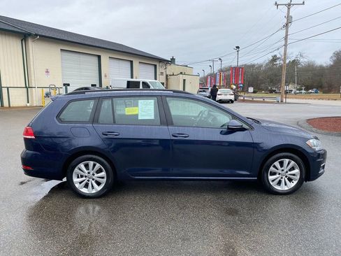 Used 2018 Volkswagen Golf S image 4