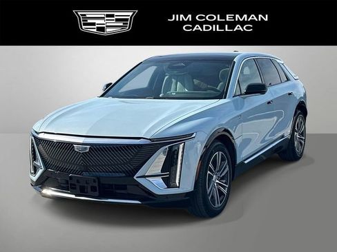 Used 2024 Cadillac Lyriq Luxury w/ LPO, Floor Liner Package AWD/4WD image 1