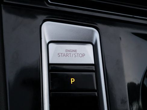 Used 2024 Volkswagen Atlas SE image 28