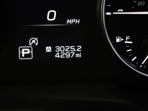 Certified 2025 Subaru Outback Premium image 26