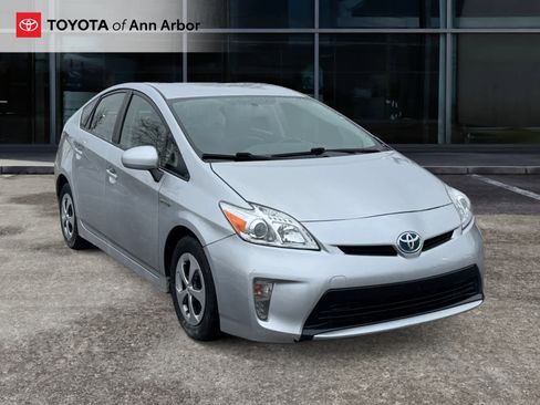 Used 2014 Toyota Prius Two image 1