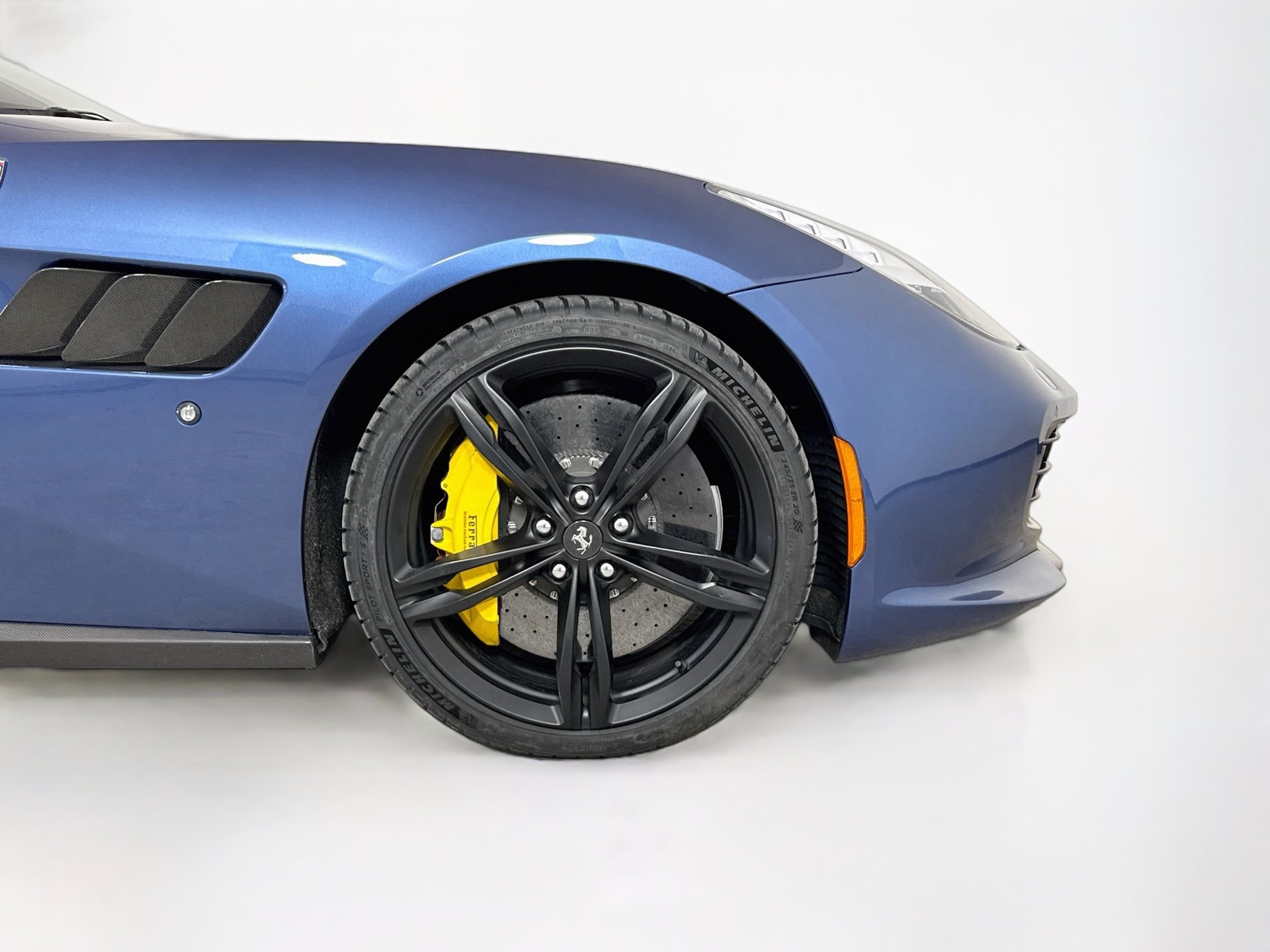 Certified 2017 Ferrari GTC4Lusso AWD/4WD image 28